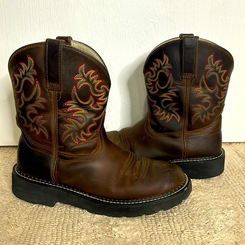 Ariat Fatbaby Heritage Western Boot Distressed Brown Fuge Boots womens Size 8.5B